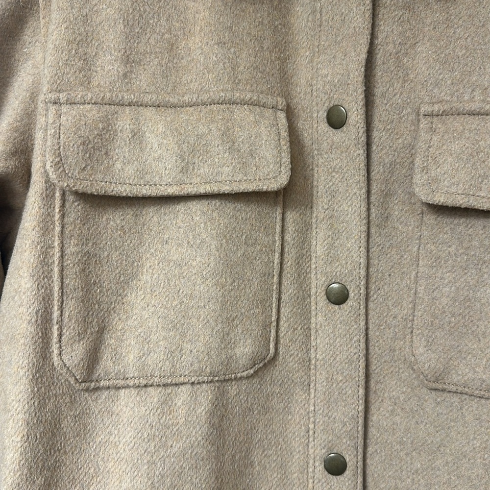 Old Navy Shacket - image 4